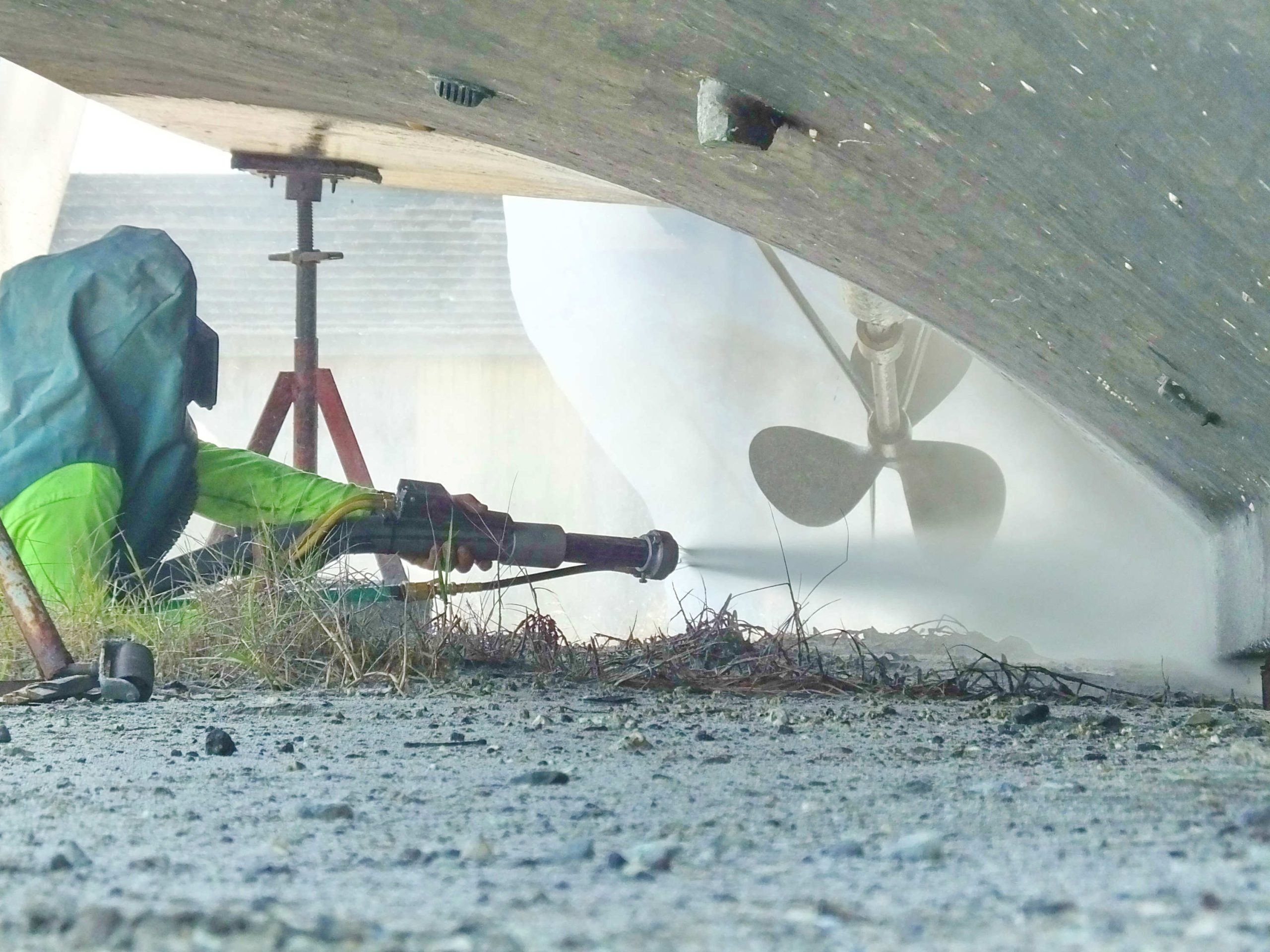 44-Ft_yacht_boat_sandblasting-03-scaled-1.jpg